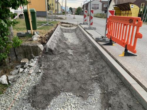 Úsek od križovatky po predajňu Jednota